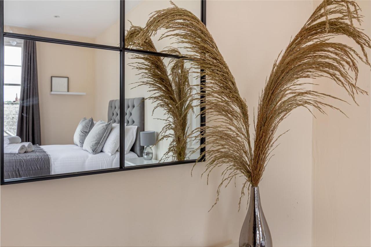 Guest Homes - Trinity Apartment 우스터 외부 사진